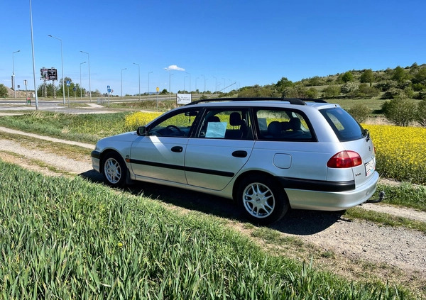 Toyota Avensis cena 7000 przebieg: 252000, rok produkcji 2001 z Bielawa małe 529